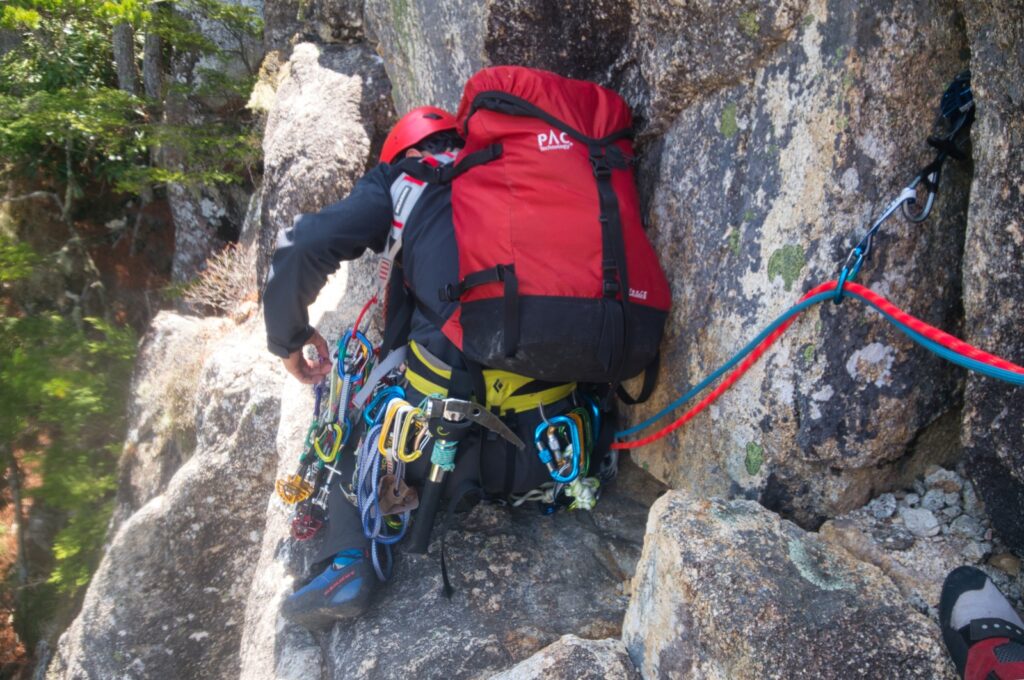 Psychological crux traverse Eboshi Rock pitch 10 exposure