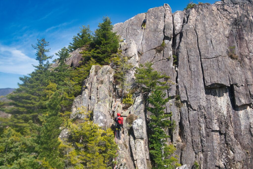 Ni-no-Tate ridge walking Eboshi Rock pitch 11