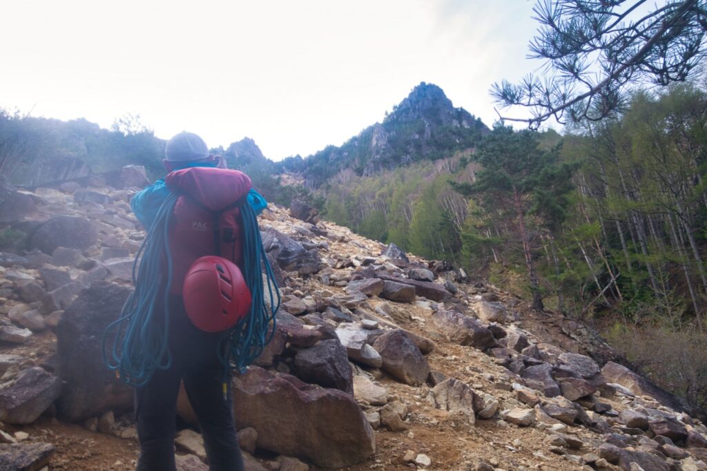 Eboshi Rock granite wall Ogawayama multi-pitch climbing