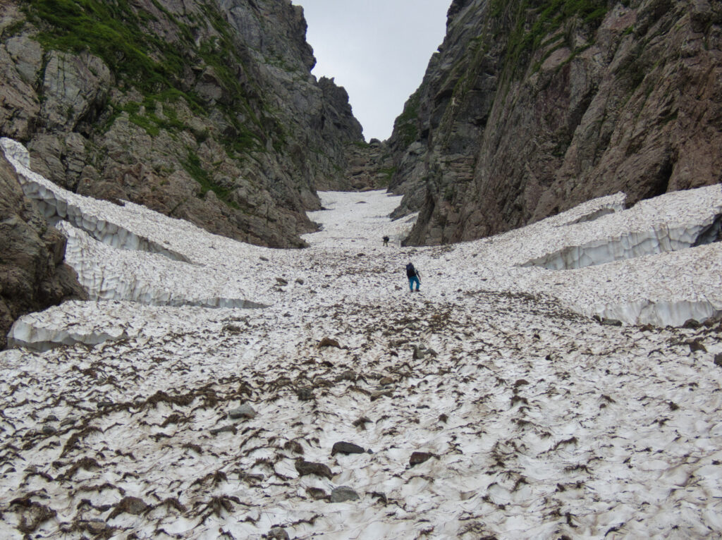 Upper section of Ikenotan Glacier below Ko-mado-no-O Mt. Tsurugi base camp location