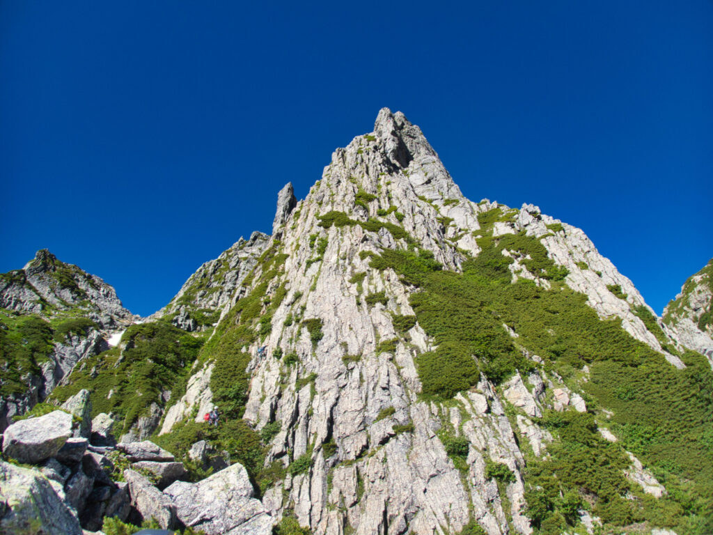 View of upper route section from pitch 5 ridge Chinne Left Ridge Mt. Tsurugi alpine climbing