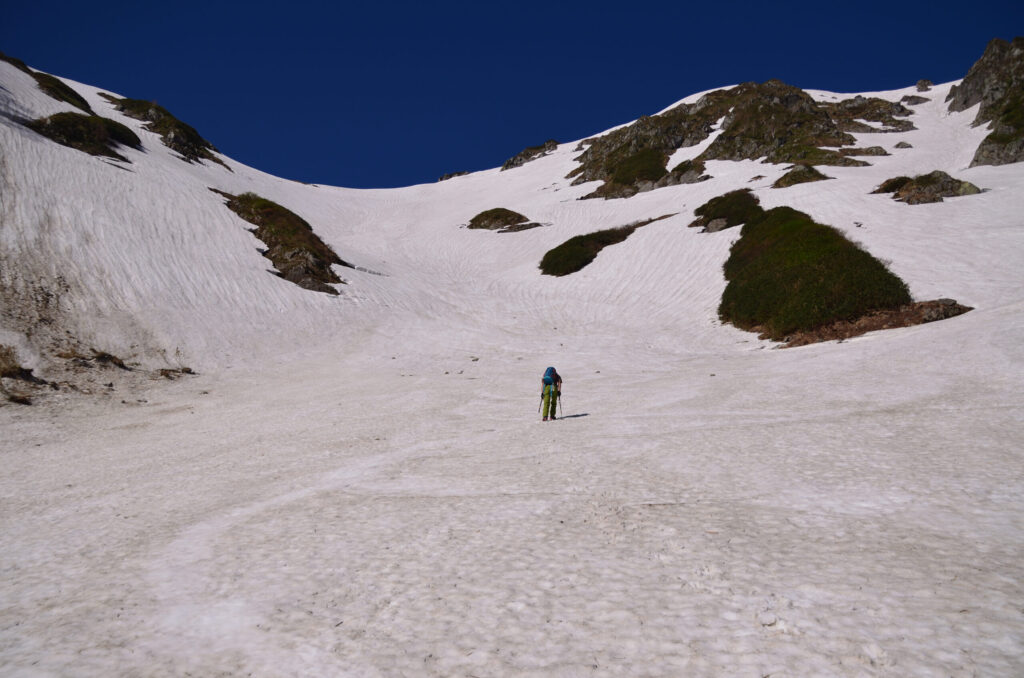 Panoramic view of Iide Mountain Range from upper Ishikorobi snowfield