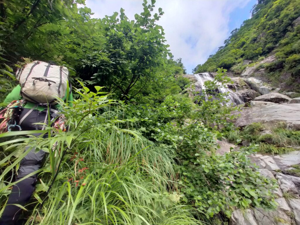 大白布沢 飯豊大滝 右岸高巻き 沢登り