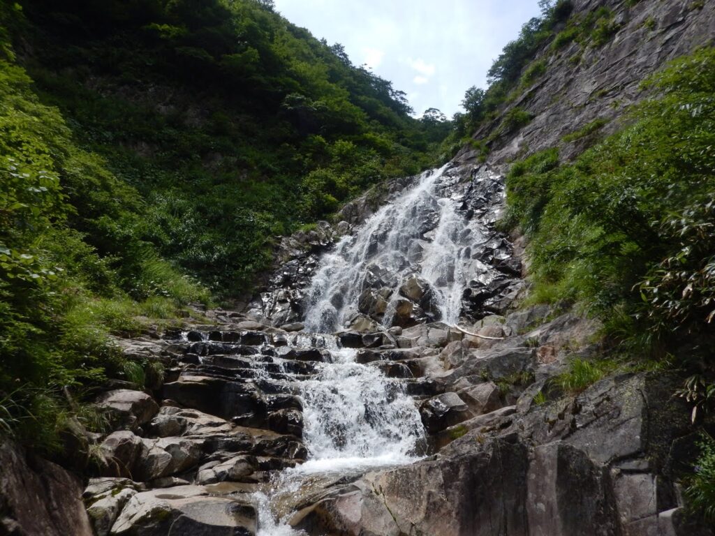 4-meter stepped waterfall and 10-meter fall, Sasaana-zawa stream climbing Japan