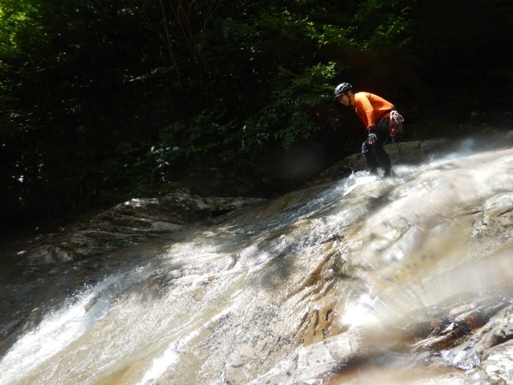 Name water-polished slab waterslide section, Sasaana-zawa, Tanigawa Range Japan