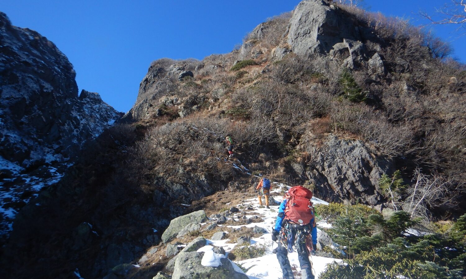 【山岳紀行】日光白根山・東稜 ー 初冬の岩稜を辿る