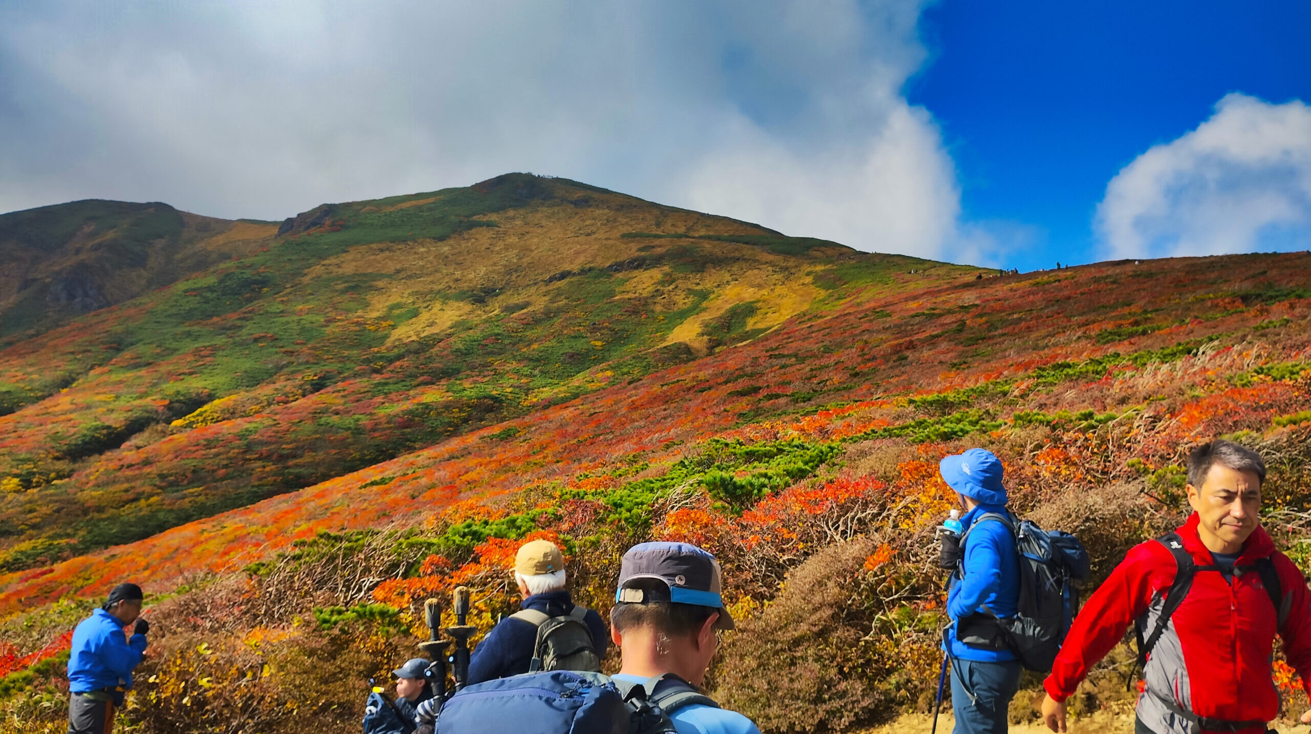 【山岳紀行】栗駒山 ー 神の絨毯を踏みしめて